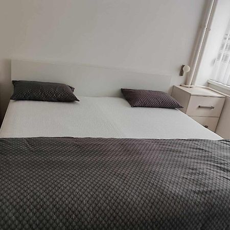 Tina Apartment Karlovac Bagian luar foto