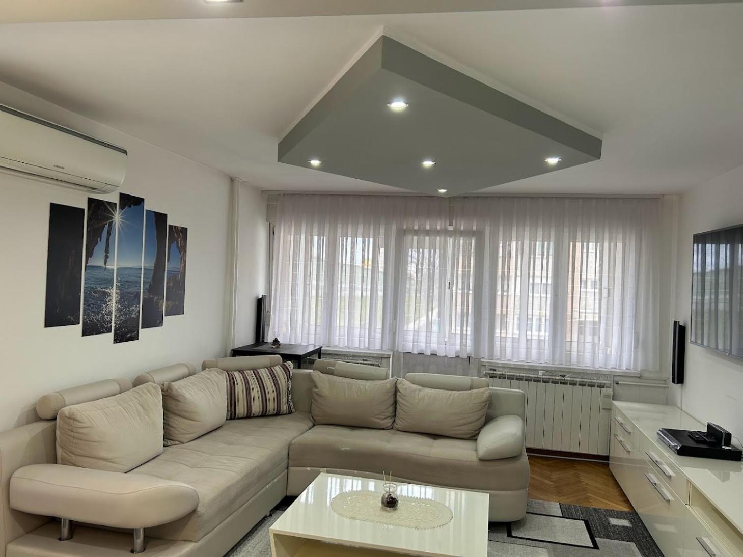 Tina Apartment Karlovac Bagian luar foto