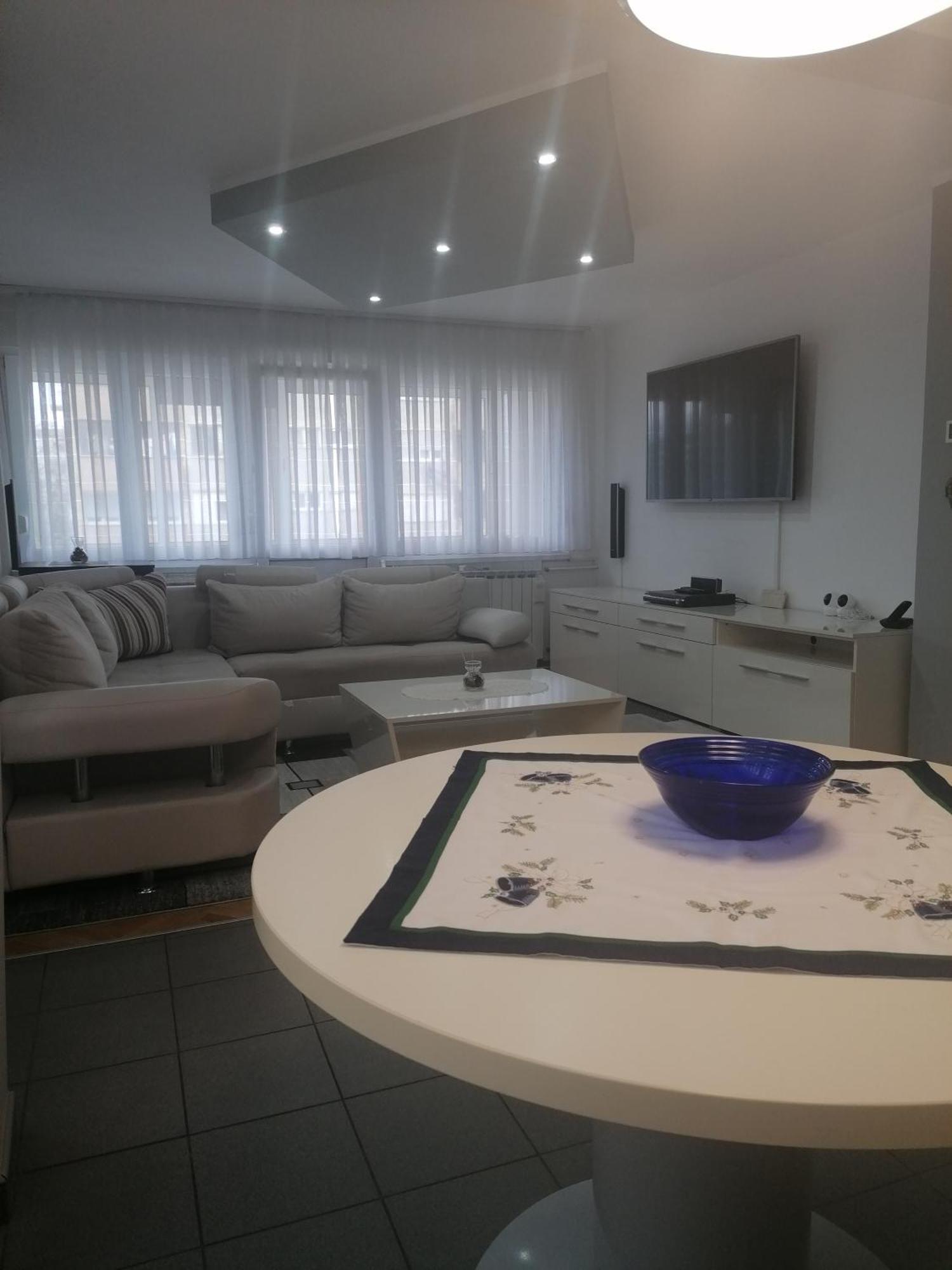 Tina Apartment Karlovac Bagian luar foto